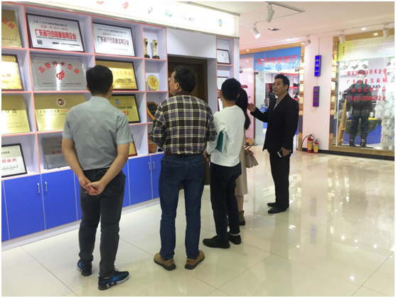 東城政法辦領導考察指導守門神科技集團“平安文化”建設情況